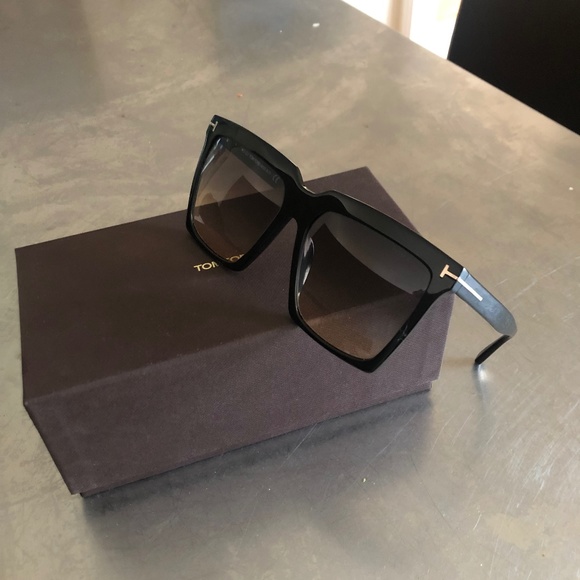 Tom Ford Sabrina black plastic sunglasses main image 4